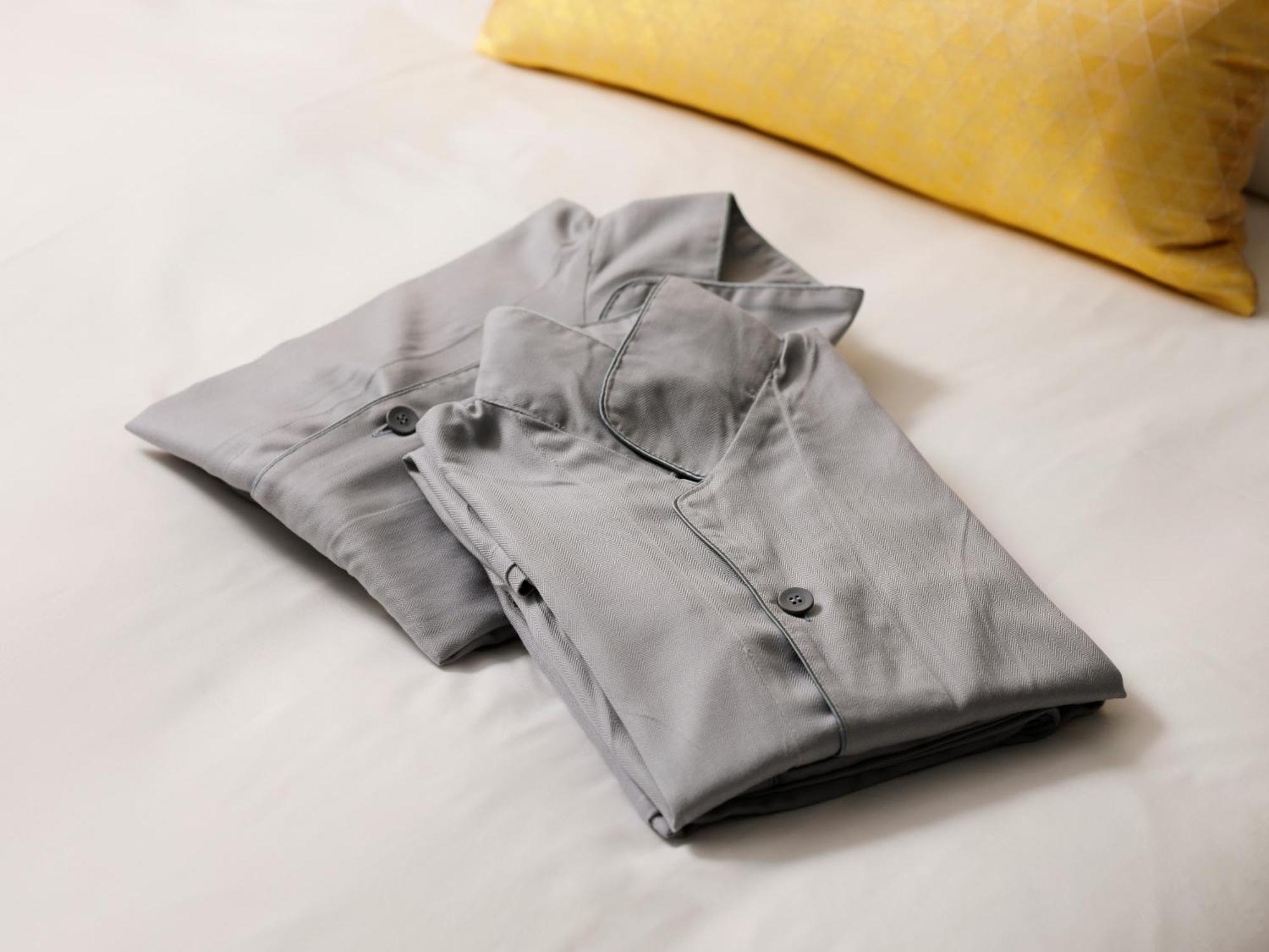 The Hotel Sanraku Kanazawa 21Th December 2022 Open Camera foto A folded shirt